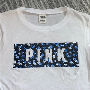 ⭐️VS PINK COMFY T-SHIRT NEVER WORN